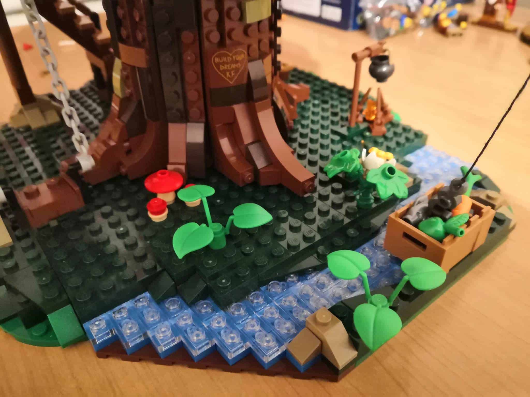 lego treehouse review grassy floor